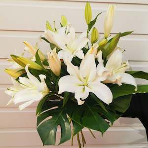 Bouquets: Lily Bouquet