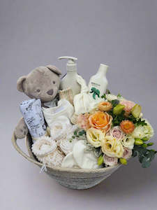 Baby: Neutral Baby Basket