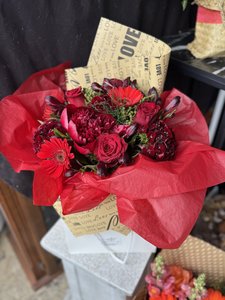 Love You Flower Bag - Flowers that Wow- Florist - South Auckland Delivery