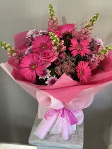 Products: Shades of Pink- Bright - Flowers that Wow- Florist - South Auckland Delivery