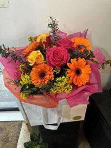 Products: Bold and Vibrant Flower Bag - Flowers that Wow- Florist - South Auckland Delivery