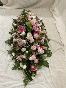 Products: Casket Spray Pretty Pinks - Flowers that Wow- Florist - South Auckland Delivery