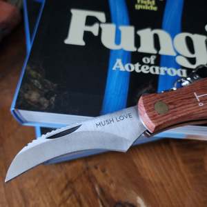 All Mushrooms: Foraging Knife