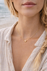 Flying Saucers Jewellery 1: Flying Saucers petite heart necklace