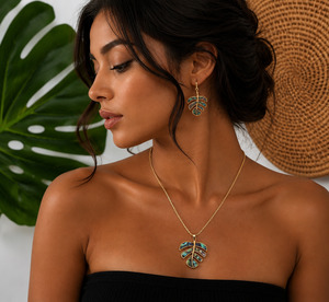 New Arrivals 1: Flying Saucers Paua Leaf set