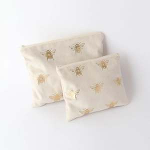 Accessories: Velvet  Bee toilet  bag set /2 cream + gold