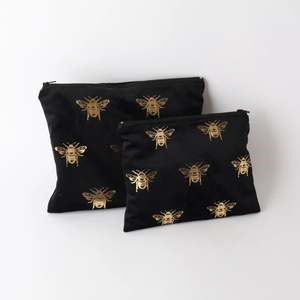 Accessories: Velvet  Bee toilet  bag set /2