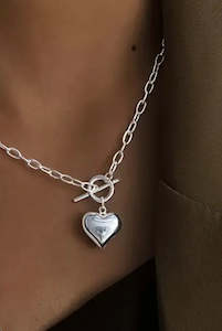 Jewellery: Flying saucers heart necklace S silver