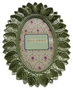 Oval leaf frame