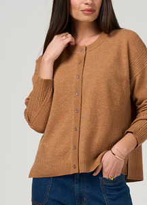 Knitwear: Loobie's Story Odette Cardi - Caramel