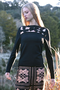Coop Peek-a-Bloom Top - Black