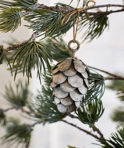Christmas: French Country Hanging Pinecone Short Ash Grey
