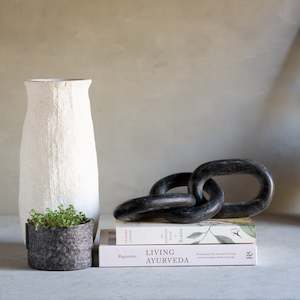 Marble Marble Onyx: Marble Chain Sculpture | Black