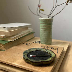 Candles Room Fragrance: Japanese Incense | Hibi | Seto Porcelain Incense Dish | Moss