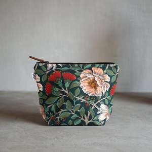 Large Pouch | Rata & Mt Cook Lily