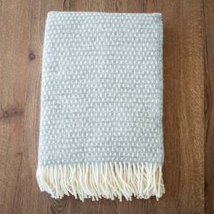 Blankets And Throws: Klippan NZ Wool Blanket |  Knut [Light Grey]