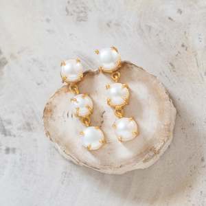 Raw Crystal Stone Earrings | Pearl Claw