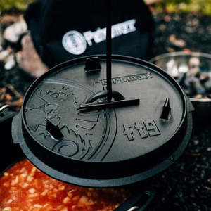 Camp Fire Cooking: Petromax Dutch Oven with flat base
