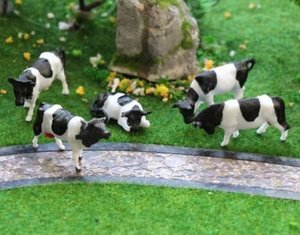Black & White Painted Model Cow x5 - HO scale - 3 Foot 6 Models