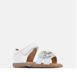 Clarks - Soleil Toddlers White Leather Sandal D Narrow Width