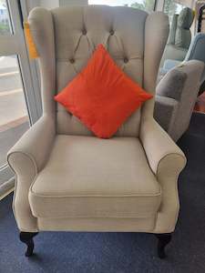 Lounge: Daisy Arm Chair