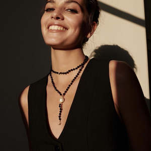 Frontpage: Black Onyx & Baroque Pearl Long Necklace