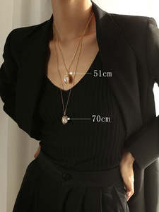 Frontpage: Minimalist Metallic Pearl Long Necklace