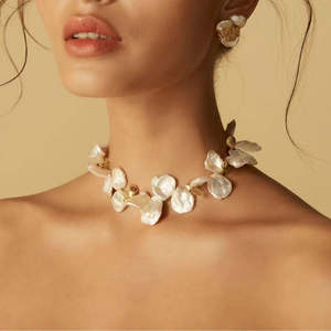 Frontpage: Statement Petal Baroque Necklace