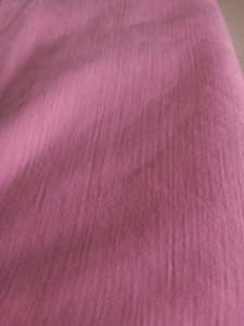 Rose 100% merino - 1.5 metre remnant - small hole