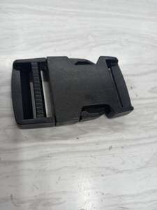 Bag Accessories: 32mm side release plastic clips for bag making