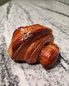 Products: HAM & CHEESE CROISSANT (AVAILABLE MONDAY TO FRIDAY ONLY)