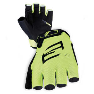 Traderunner A4 Bag: **FIVE RC3 Shorty Adult Gloves