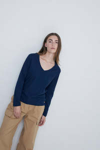 T Shirts: Yerse Long Sleeve Tee - Navy