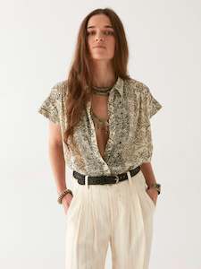 Maison Hotel: Maison Hotel Lea Blouse - White Lies