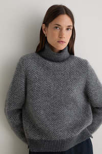 Yerse Jacquard Herringbone Roll Neck Knit