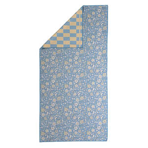 Gardening Outdoors: Sand Free Beach Towel