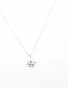 Jewellery: Silver Sunshine w Crystal Centre Necklace