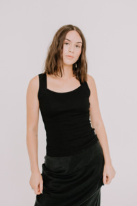The Look Annie Classic Shirt: Annie - Juni Ribbed Tank - Black