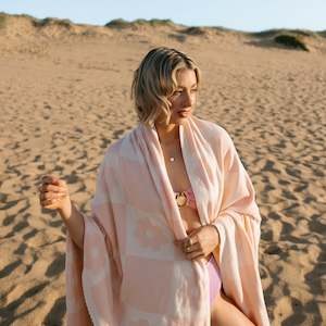 Daisy Grid Reversible Throw Blanket