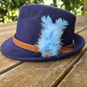 Grooming: Feather Hat Pin |Stag Detail