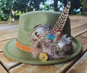Grooming: Feather Hat Pin | Tall Tail