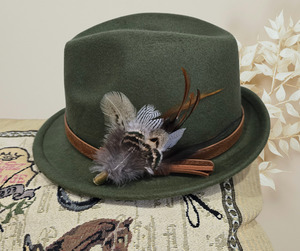Hat Pins: Feather Hat Pin |Hint Of Green