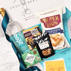 Golden Vodka & Nibbles Hamper
