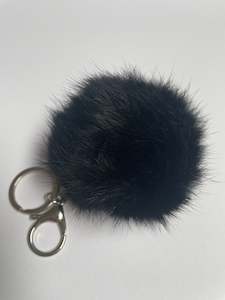 Accessories: KEY RING POM POM - BLACK