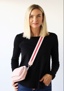 Archer House 1: 3 ZIP POCKET CROSS BODY BAG