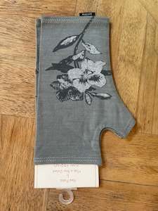 MERINO PRINTED GLOVELETS - Grey Marl with Grey Flower