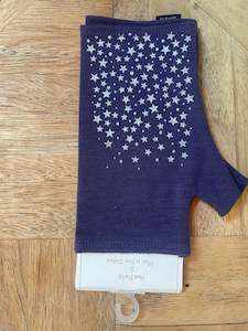 MERINO PRINTED GLOVELETS - Purple Stars with Silver Stars