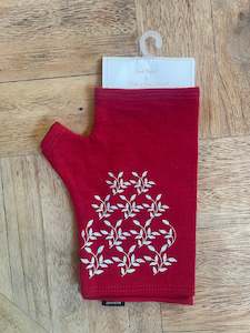Foxy Home: MERINO PRINTED GLOVELETS - Red with Grey Leaves