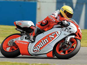 1 12 Motorcycles: Hasegawa 1:12 2002 Honda NSR250 Team Spain #1 (LW)