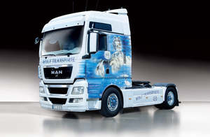 Truck Plastic Models: Italeri 1:24 MAN TGX XXL "Wolf Transporte"